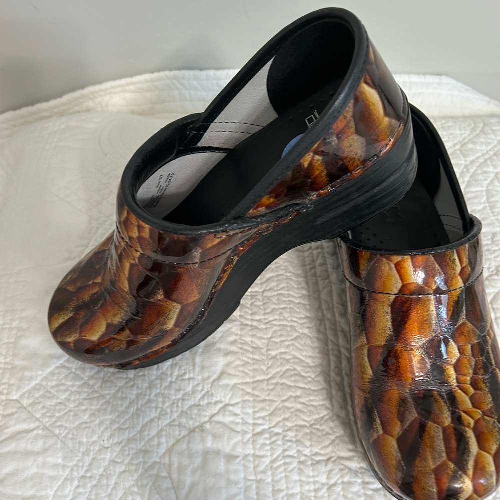 DANSKO CAMOUFLAGE CLOGS
